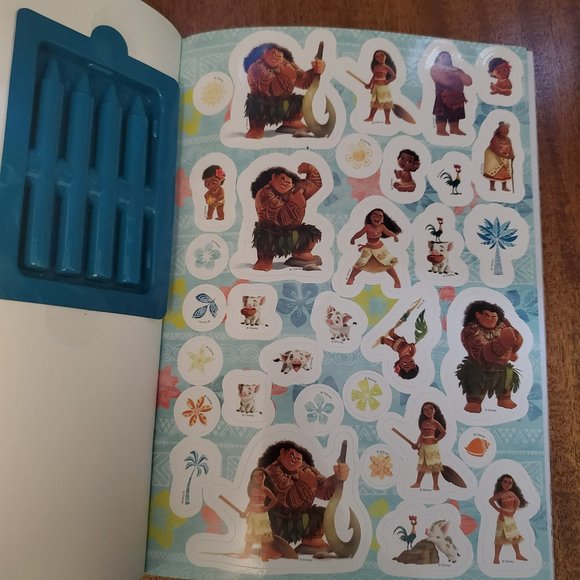 Disney's Moana Coloring Book including Stickers & Crayons - Brand New! - Picture 2 of 5